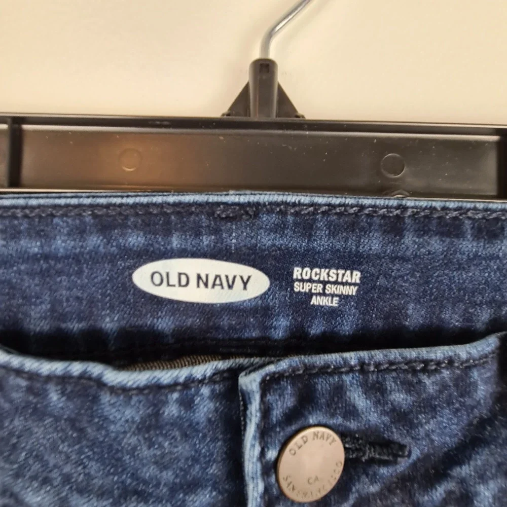 Old Navy Rockstar Super‎ Skinny Ankle Jeans Women's Size 4 Blue Mid Rise Raw Hem